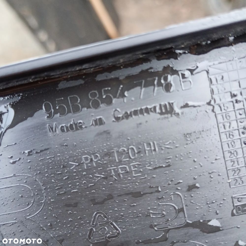 Osłona błotnika prawa Macan 95B854778B - 2