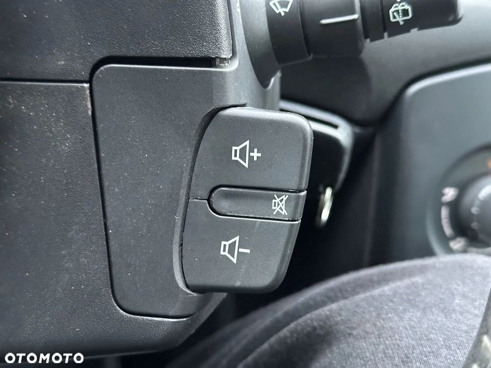 Renault Clio 1.2 16V Campus - 26