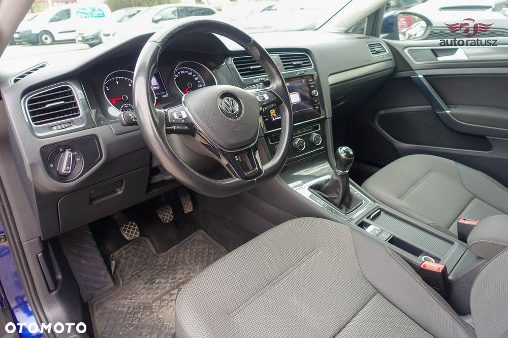 Volkswagen Golf - 9