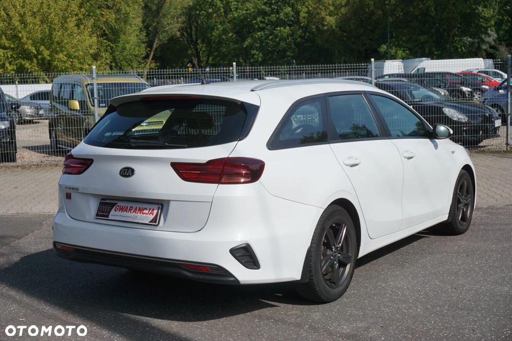 Kia Ceed 1.6 CRDi SCR M - 3