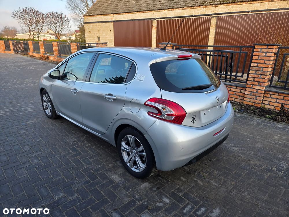Peugeot 208 - 15