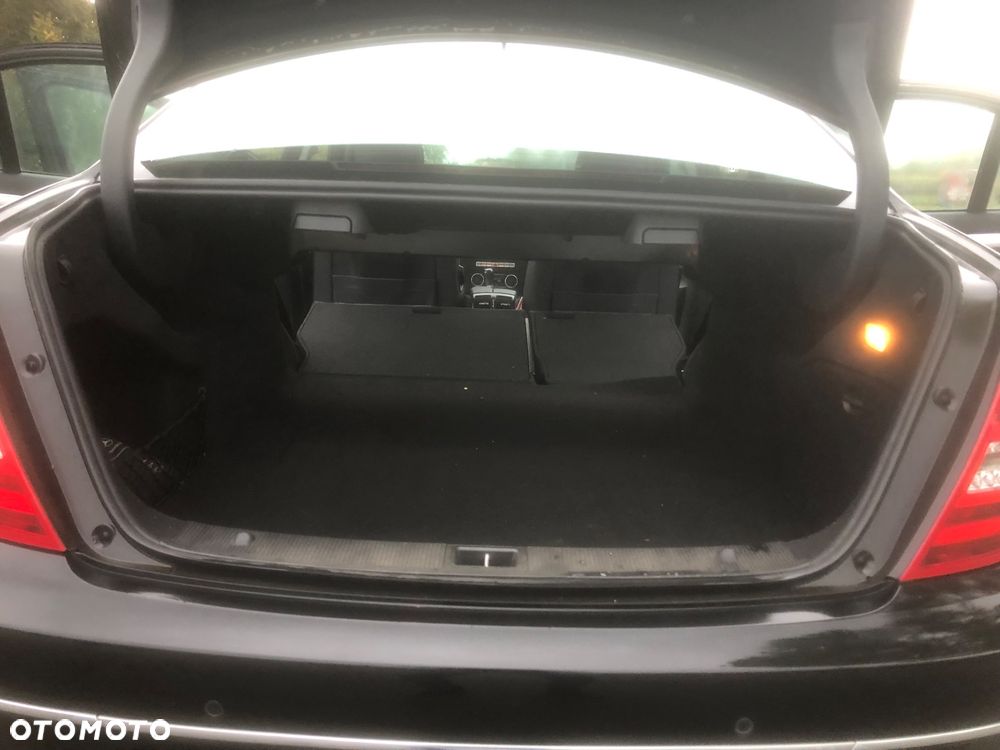 Mercedes-Benz Klasa C 180 (BlueEFFICIENCY) Avantgarde - 11