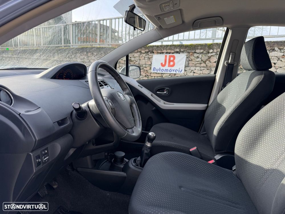 Toyota Yaris 1.0 VVT-i Comfort+AC - 8