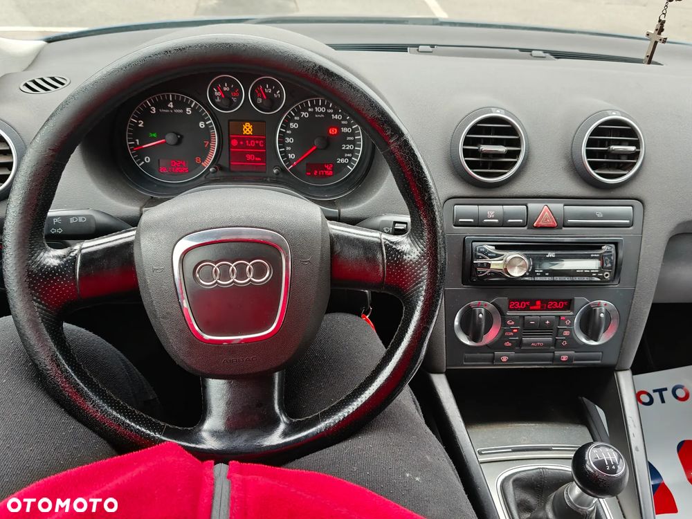 Audi A3 Sportback 1.6 FSI Attraction - 20