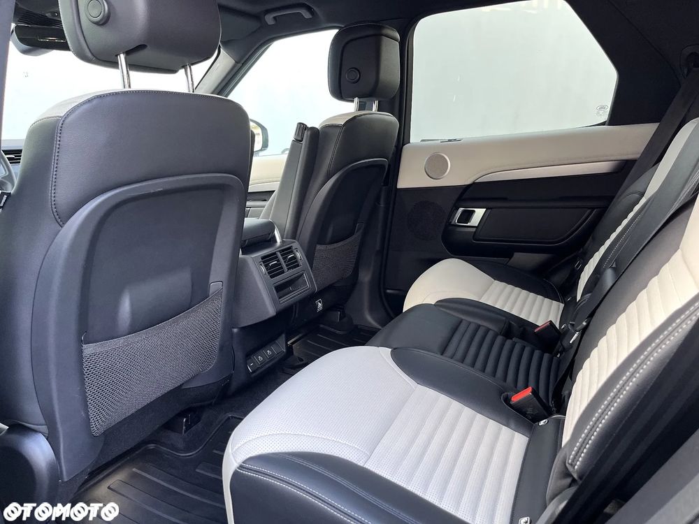 Land Rover Discovery D250 Dynamic SE - 9