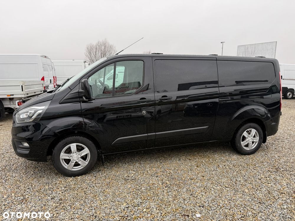 Ford TRANSIT CUSTOM BLACK EDITION L2H1/2xBoczne drzwi/Automat/Bi-Xenon/Navi/Klima/Kamera/Grzane fotele/PDC przód i tył/Grzana szyba/Hak/Bagażnik - 4