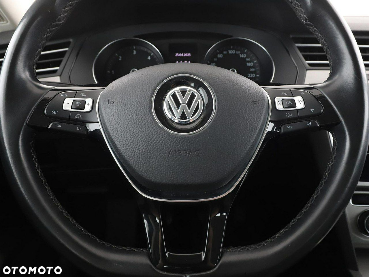 Volkswagen Passat 2.0 TDI BMT Trendline - 21
