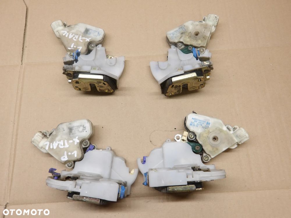 NISSAN X-TRAIL T30 00-07r. ZAMEK DRZWI PRAWY LEWY PRZÓD TYŁ 80552AA200 - 1