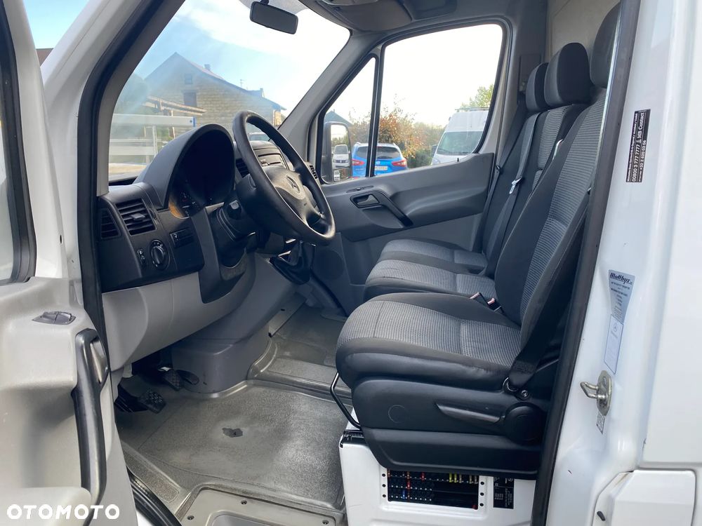 Mercedes-Benz SPRINTER - 10
