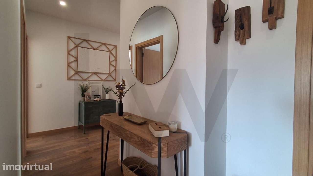 Apartamento T3 Renovado | Estacionamento privativo | Centro da vila | - Grande imagem: 3/25