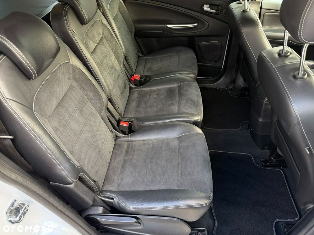 Ford S-Max 2.0 TDCi DPF Titanium X - 19