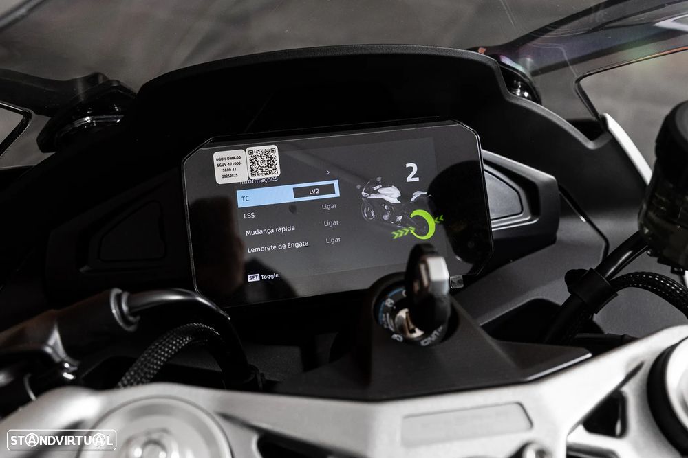 CF Moto 675SR-R - 13