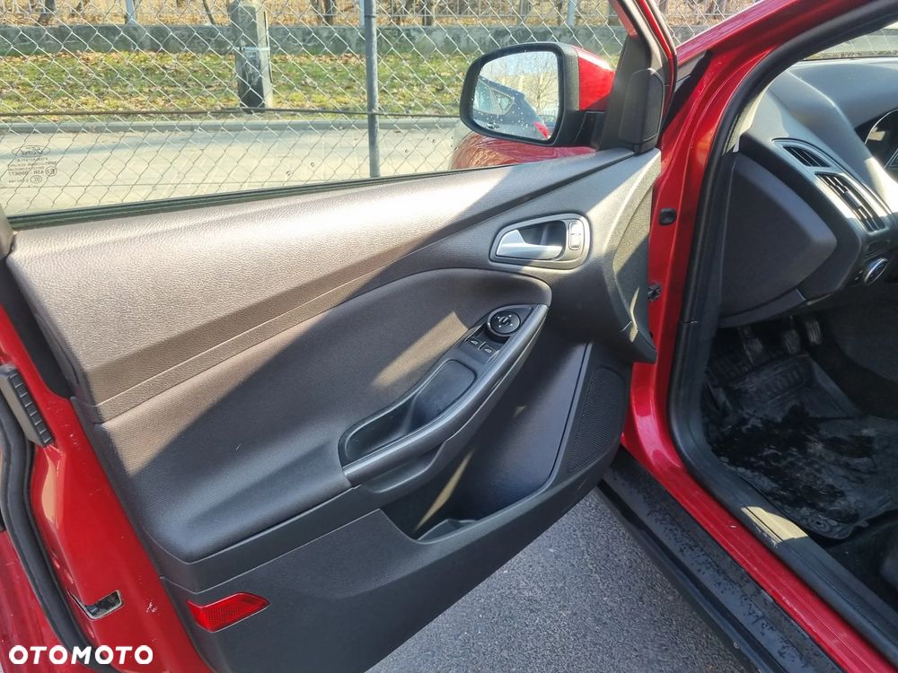 Ford Focus 1.6 Trend - 12