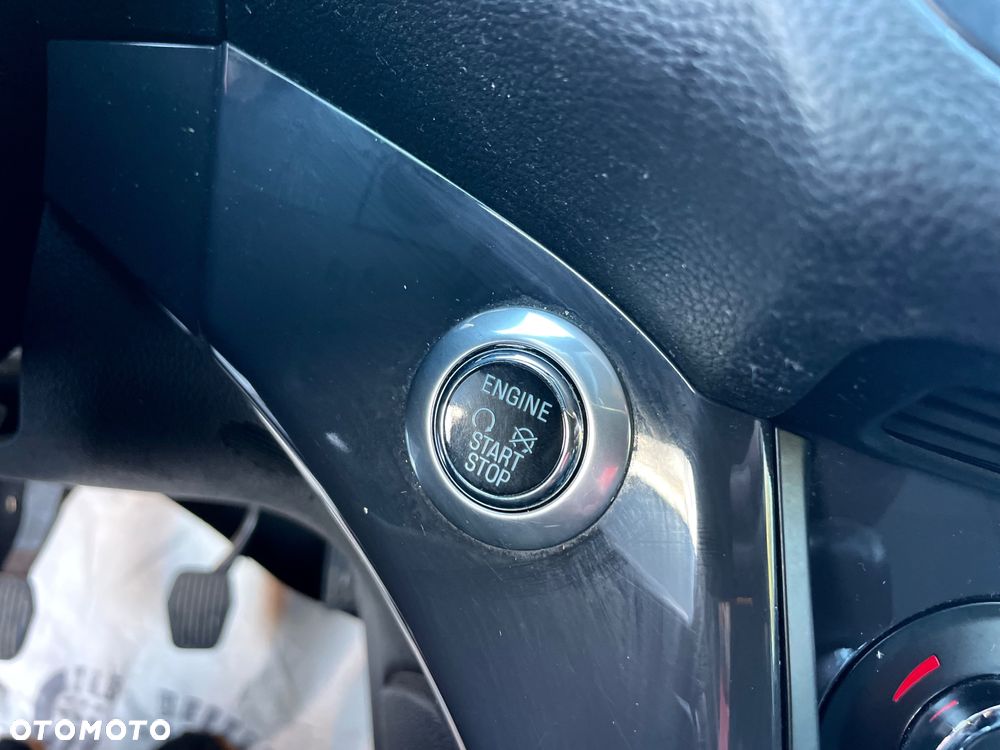 Ford Kuga 2.0 TDCi 2x4 Titanium - 25