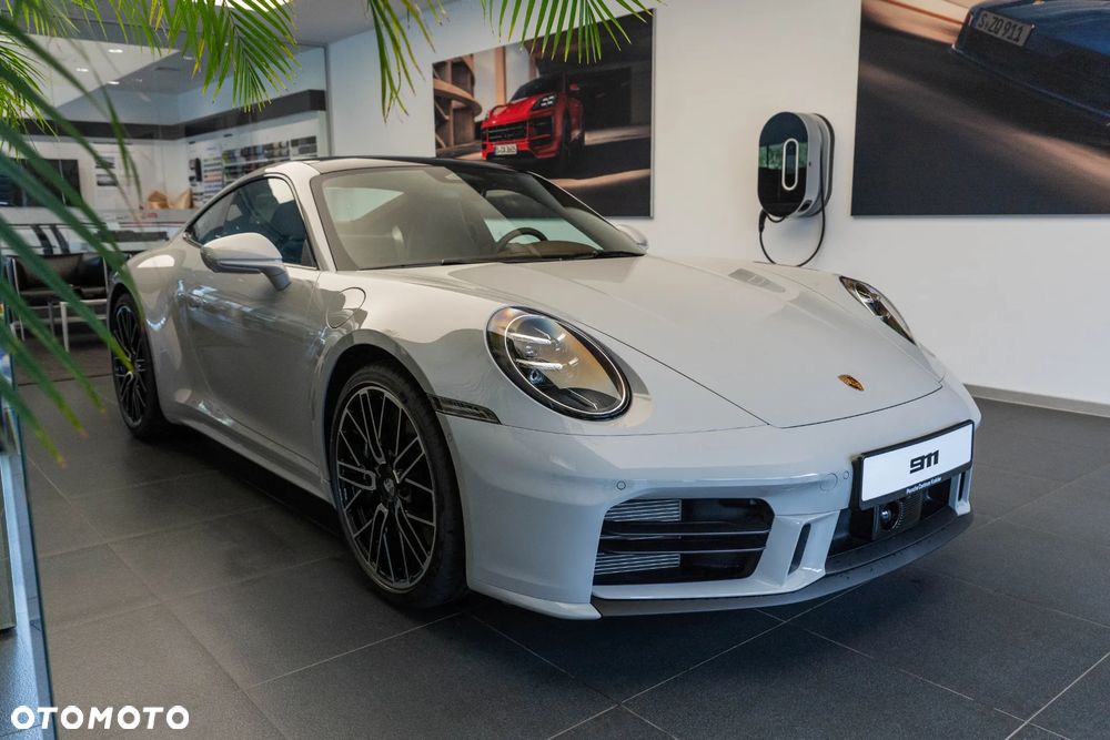 Porsche 911 Carrera 4S - 8