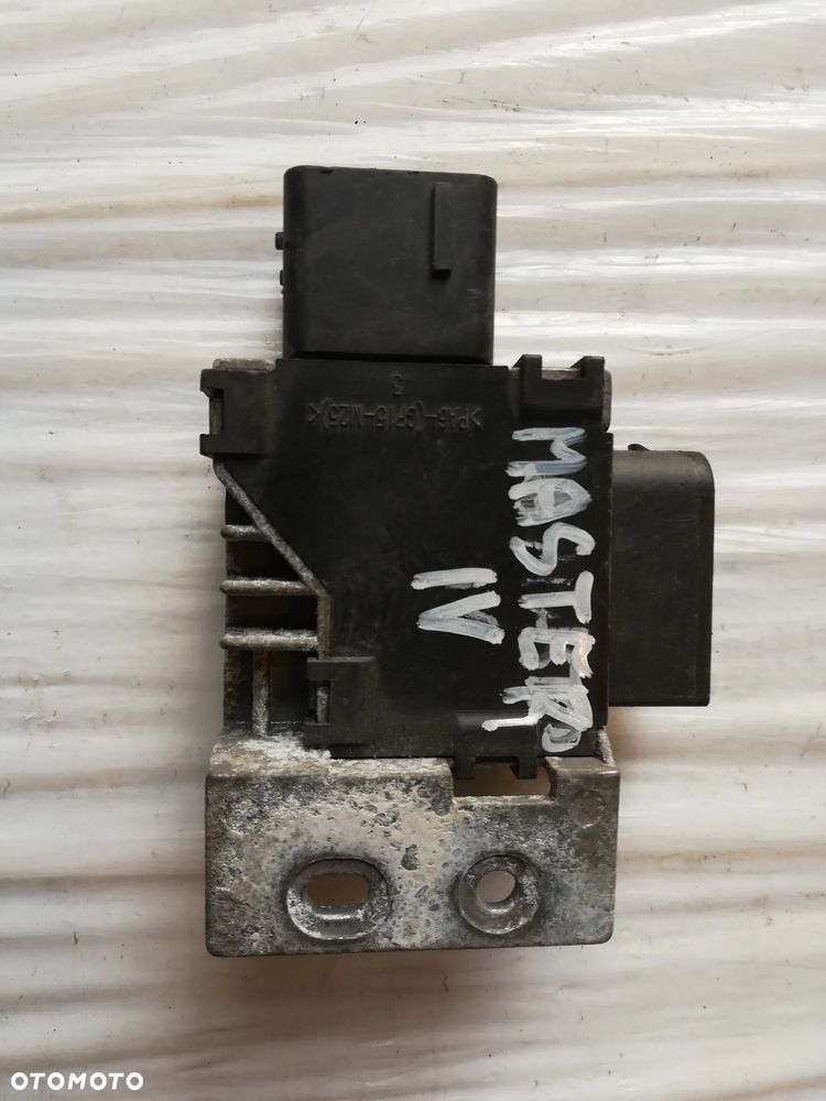 RENAULT MASTER IV 2.3 DCI PRZEKAŹNIK ŚWIEC ŻAROWYCH 271203982R - 2