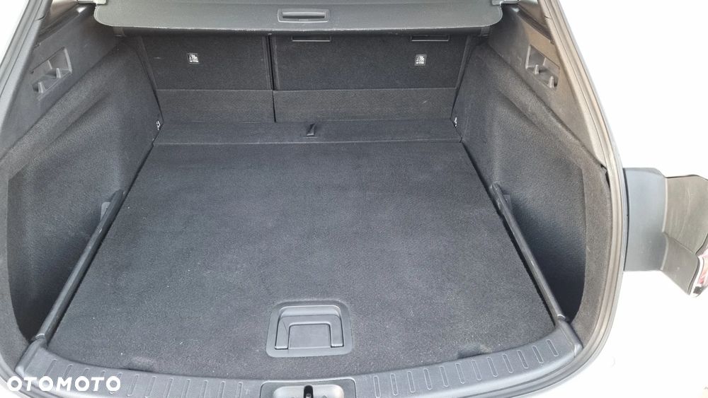 Toyota Corolla 1.8 Hybrid Comfort - 25