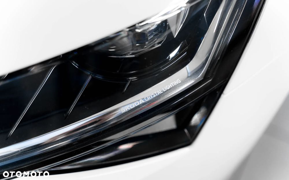 Skoda Superb 2.0 TDI Ambition DSG - 19