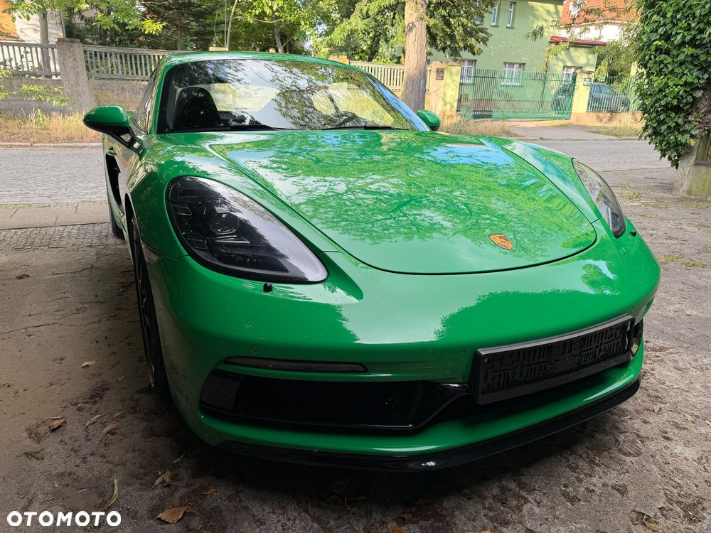 Porsche 718 Cayman - 12
