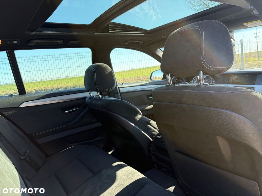 BMW Seria 5 520d xDrive - 14