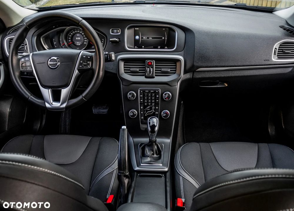 Volvo V40 T2 Drive-E Momentum - 21
