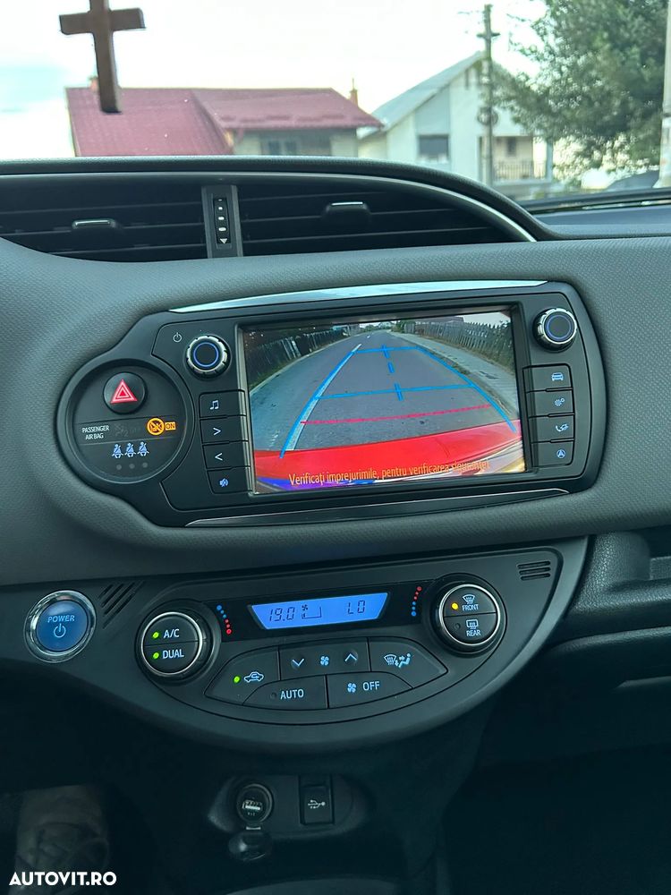 Toyota Yaris - 8