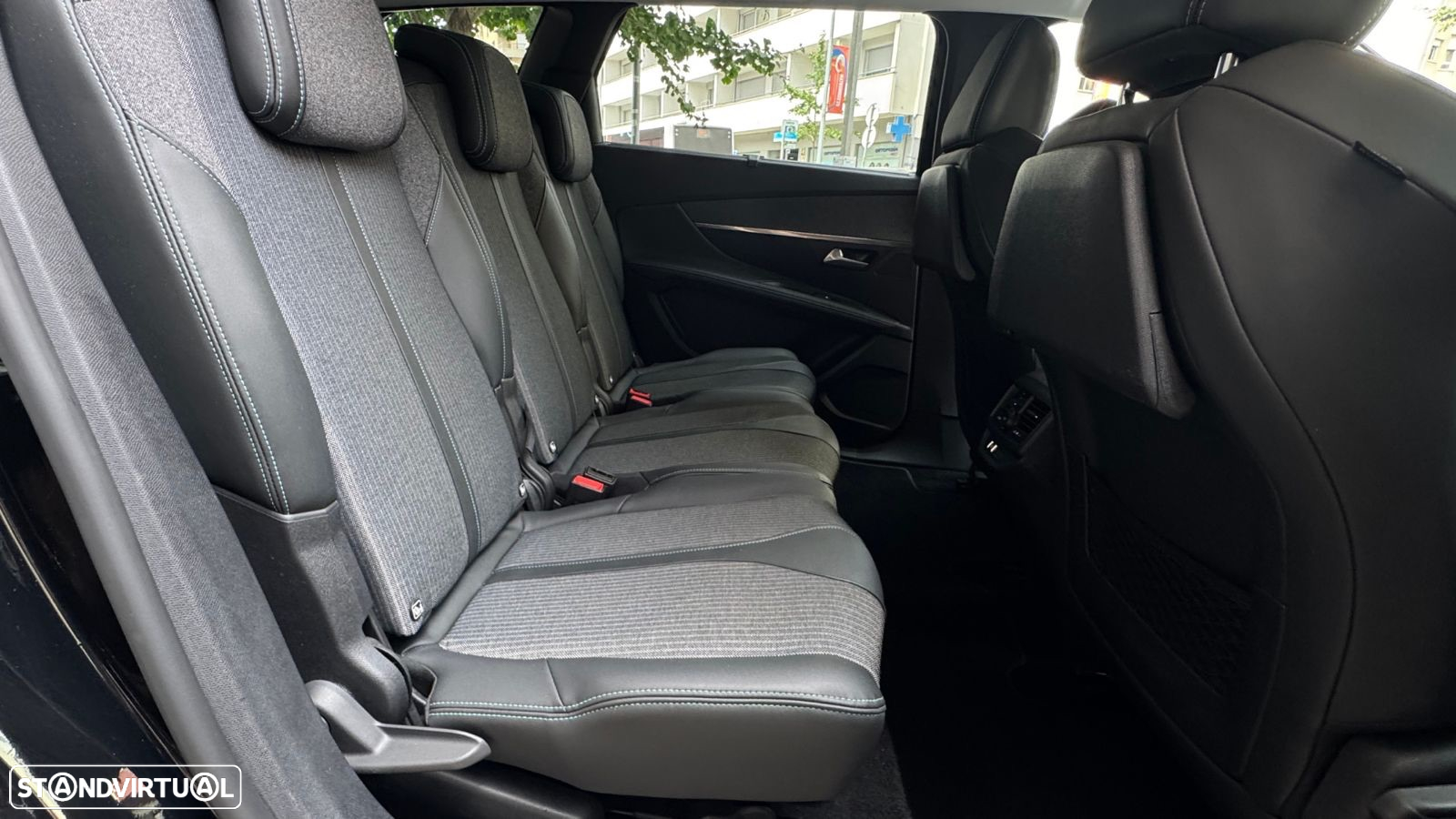 Peugeot 5008 1.5 BlueHDi Allure EAT8 - 12