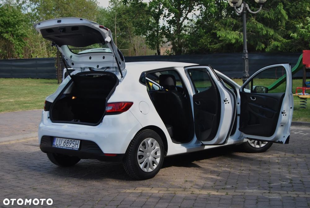 Renault Clio 1.2 16V 75 Life - 19