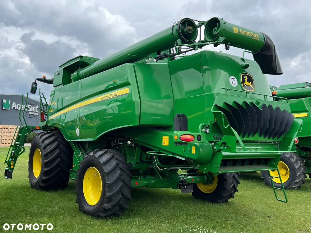 John Deere T670 - 7