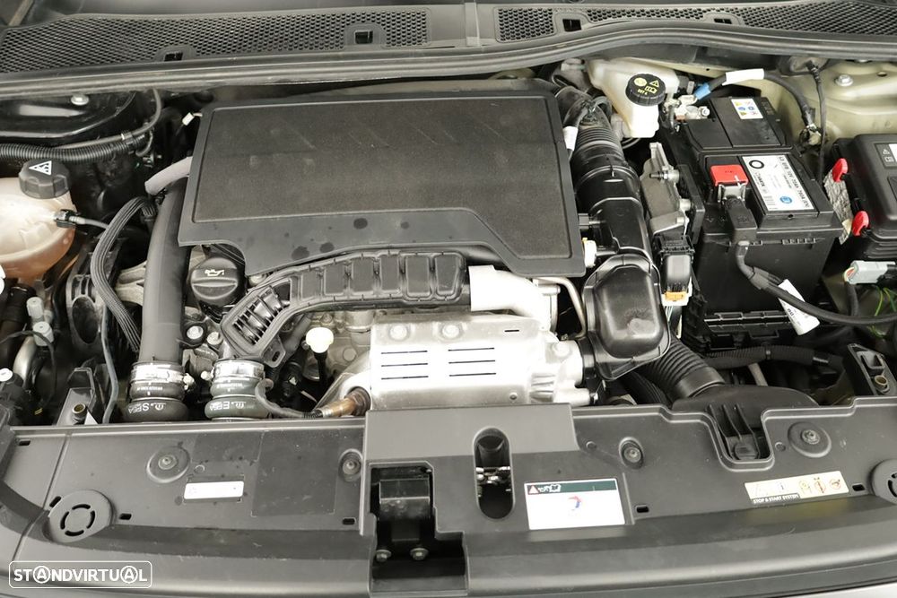 Peugeot 208 1.2 PureTech Allure EAT8 - 25