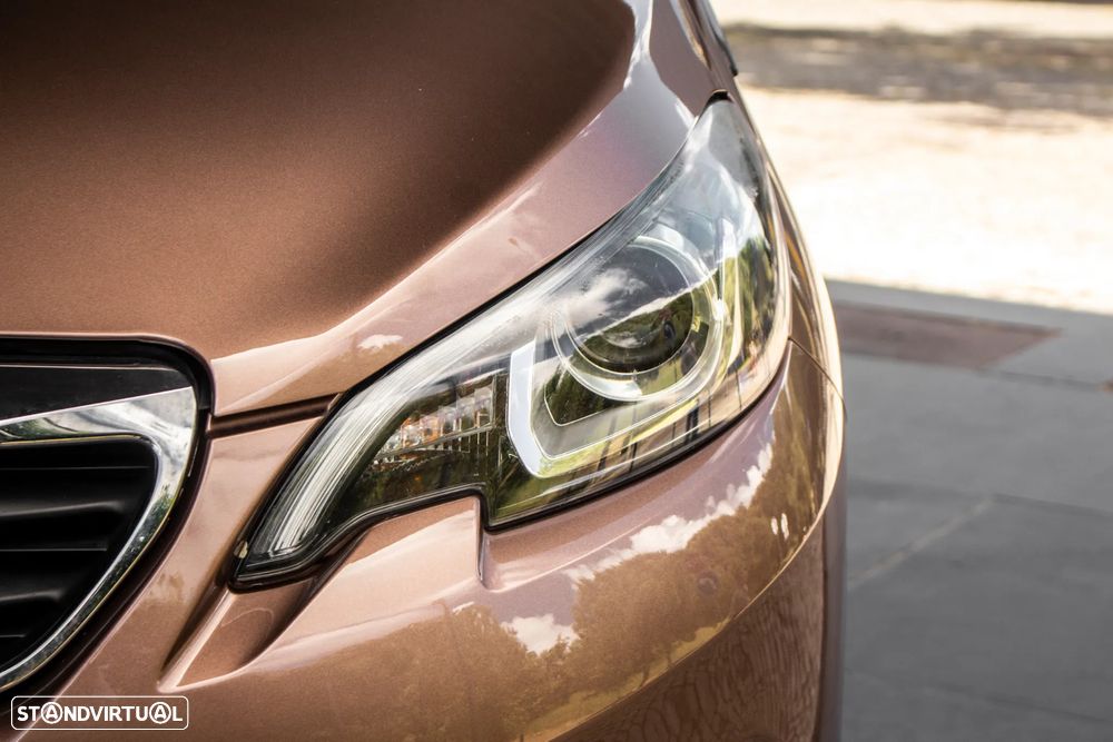 Peugeot 108 1.2 PureTech Top! Allure - 8