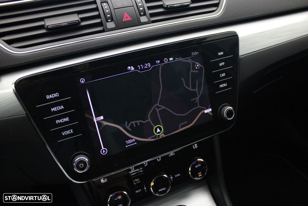 Skoda Superb Break 2.0 TDI Ambition DSG - 22