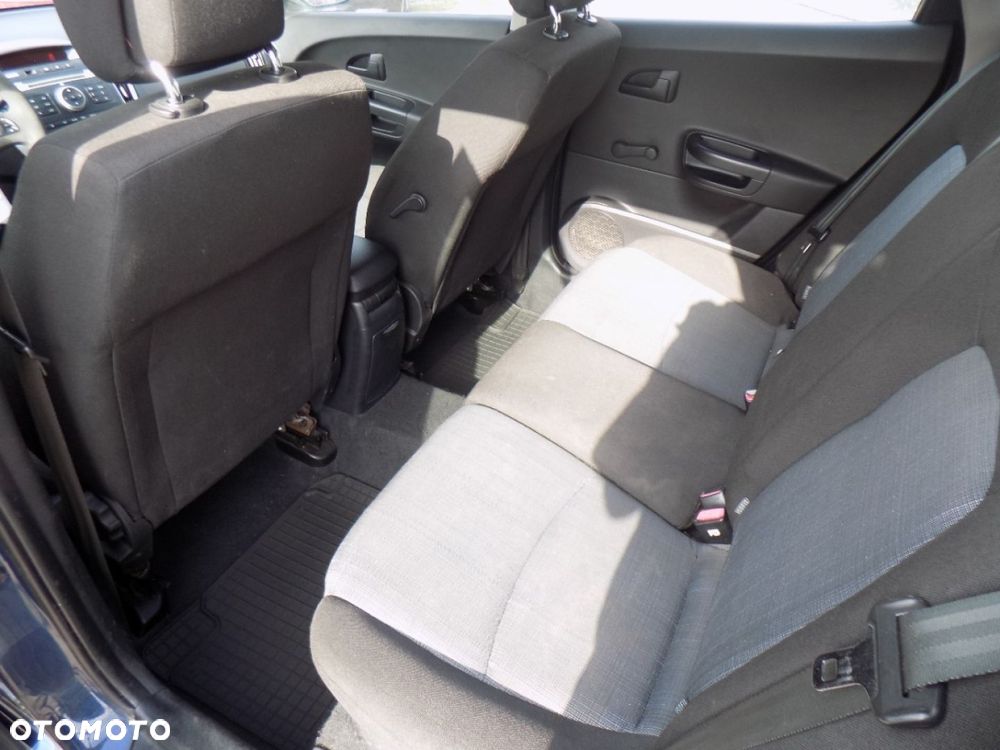 Kia Ceed - 8