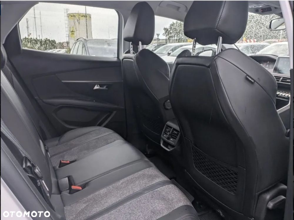 Peugeot 3008 1.2 PureTech Allure S&S EAT8 - 15