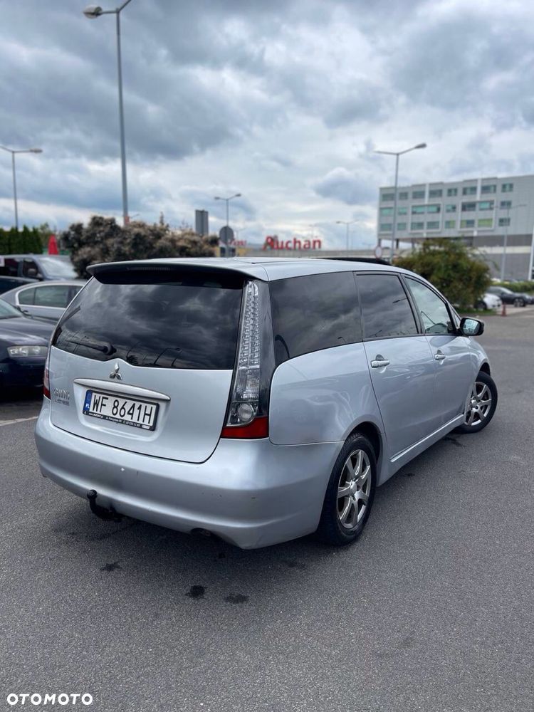 Mitsubishi Grandis - 4