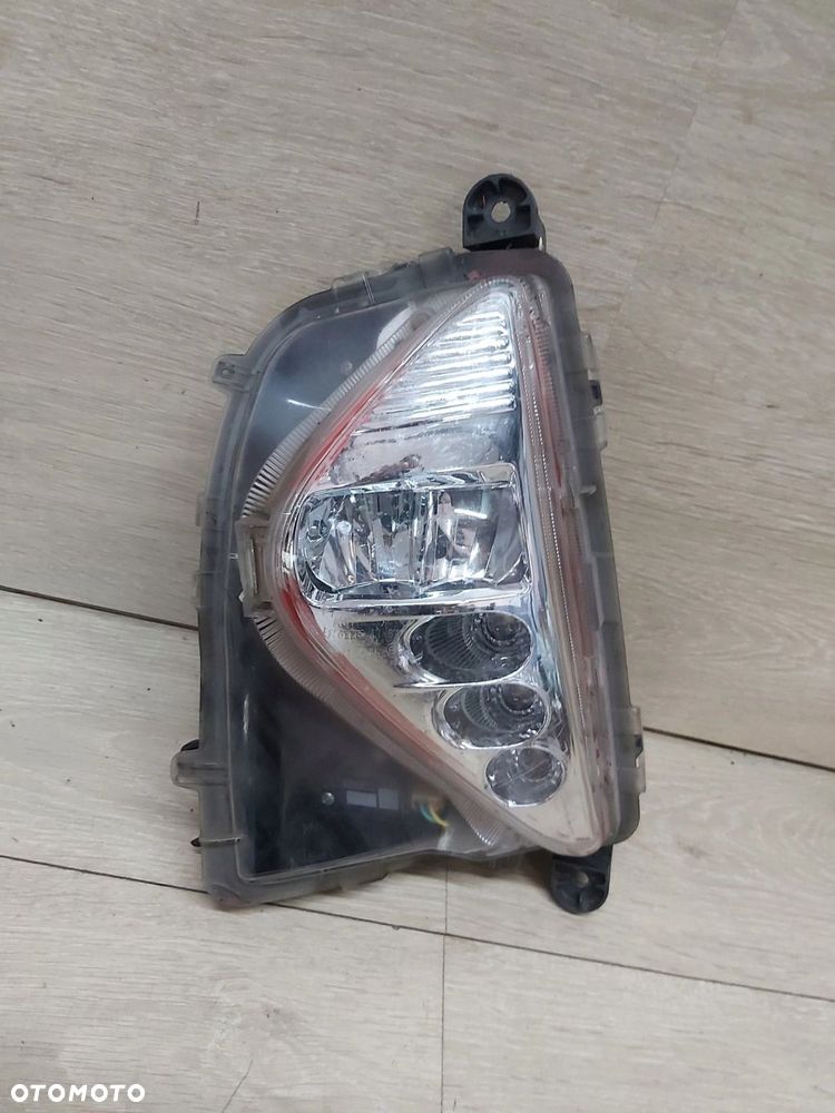 Toyota Prius IV 1,8 xw50 światło lampa zderzaka lewy przód DRL LED - 2