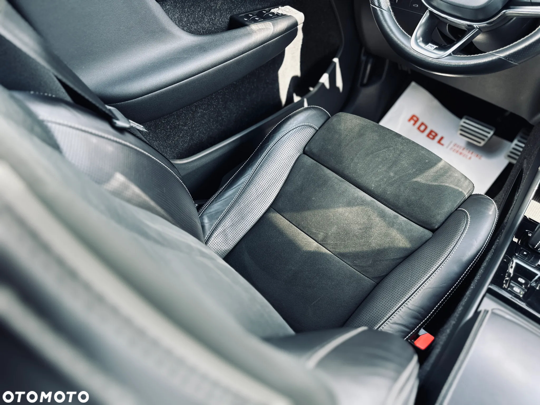 Volvo XC 40 D4 AWD Geartronic R-Design - 25