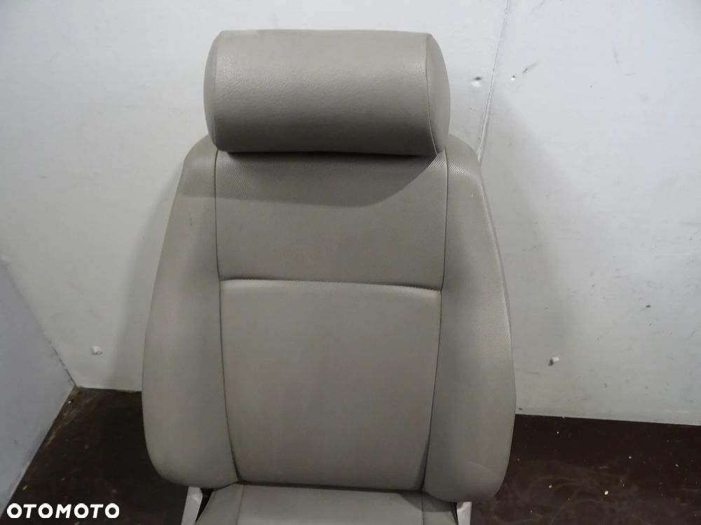 VW CADDY III 03-10 1.9 TDI KANAPA FOTEL FOTELE PASY - 3