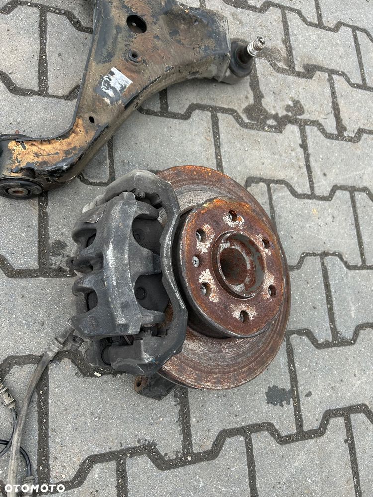Mercedes Sprinter W907 W910 zwrotnica lewa prawa wahacz 2.0 - 2
