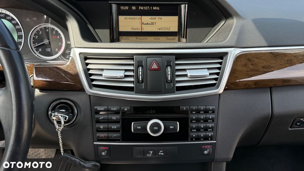 Mercedes-Benz Klasa E 200 7G-TRONIC - 19