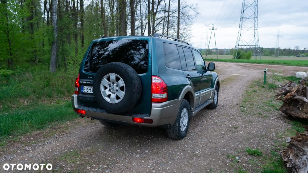 Mitsubishi Pajero - 13