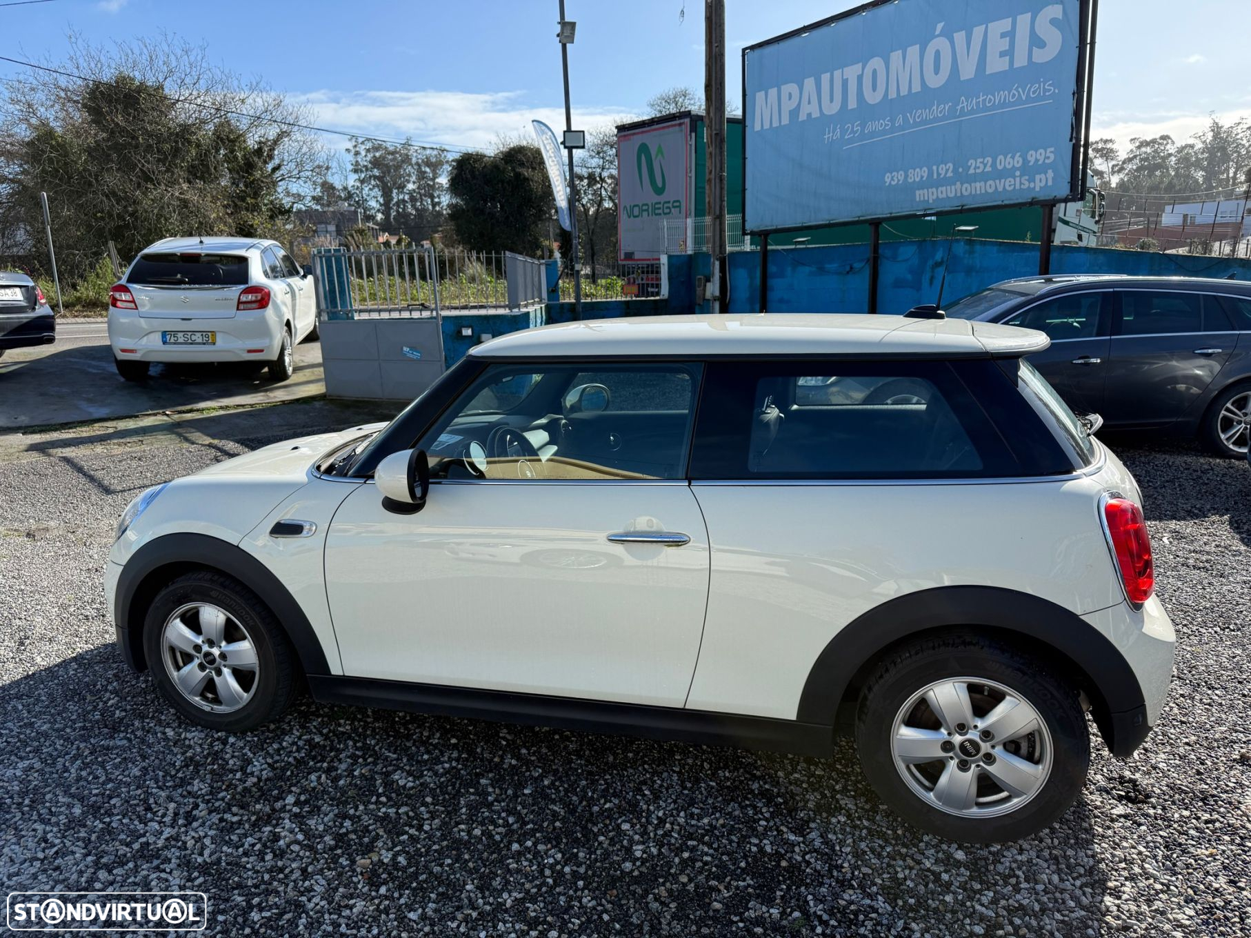 MINI 3 Portas One D - 13