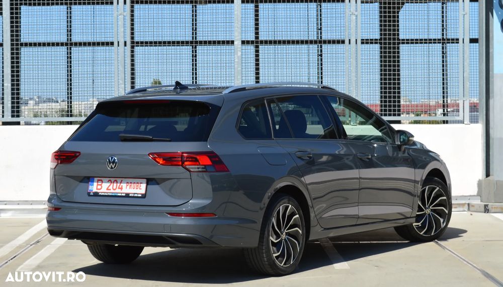 Volkswagen Golf 1.5 eTSI ACT DSG MHEV Style - 3