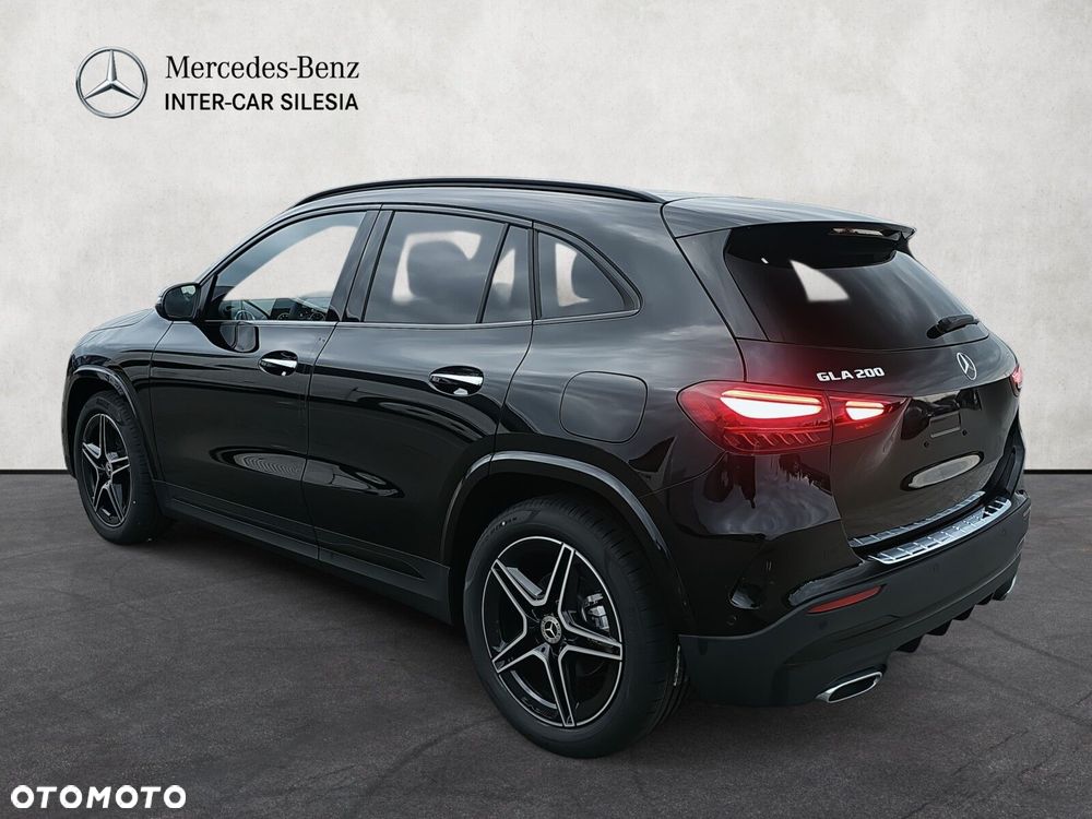 Mercedes-Benz GLA - 7