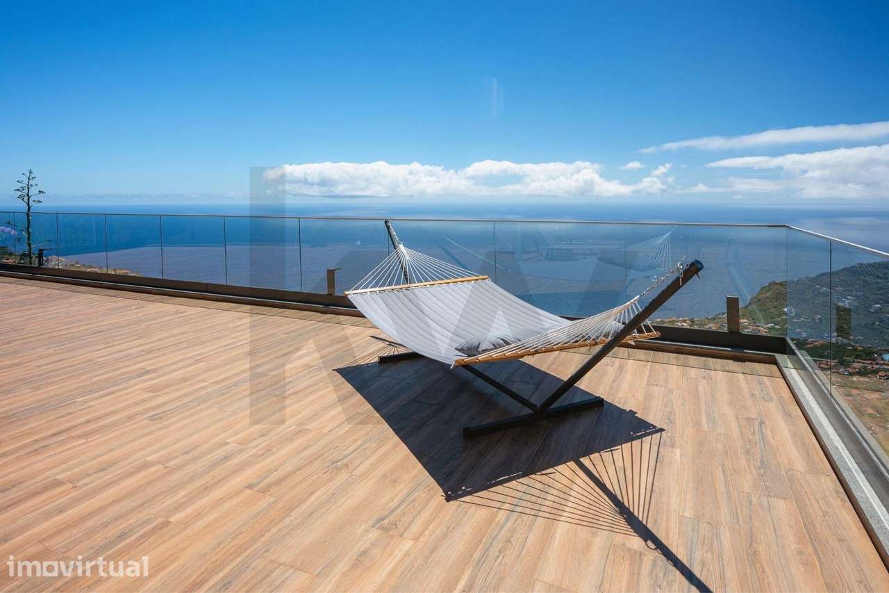 Sky House | Vista Panorâmica sobre o Atlântico & Terreno de 1.444 m2 | - Grande imagem: 5/52