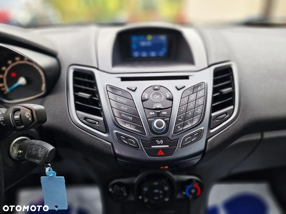 Ford Fiesta 1.0 EcoBoost S&S TITANIUM - 26