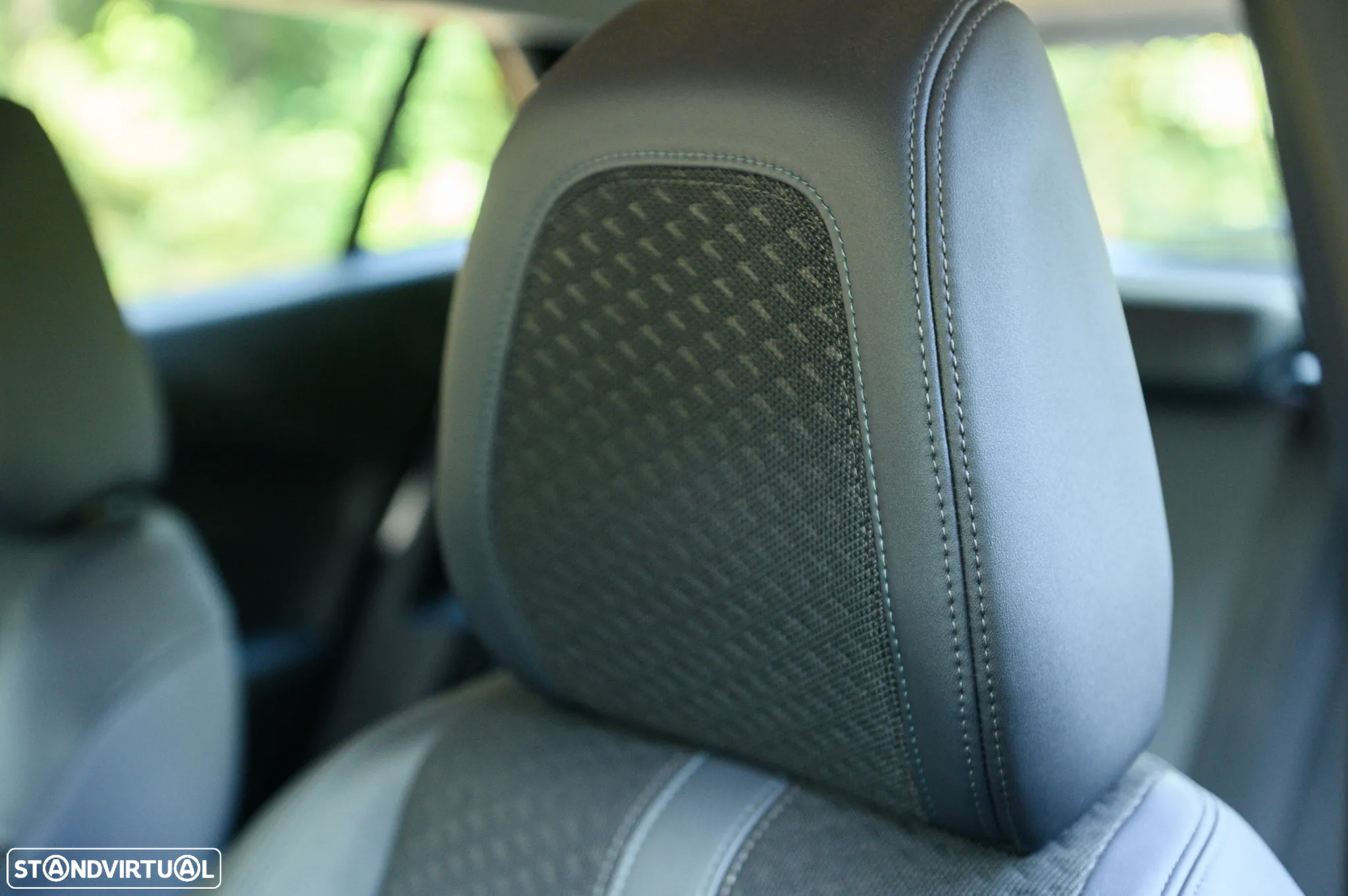Peugeot 2008 1.2 PureTech Allure Pack - 54