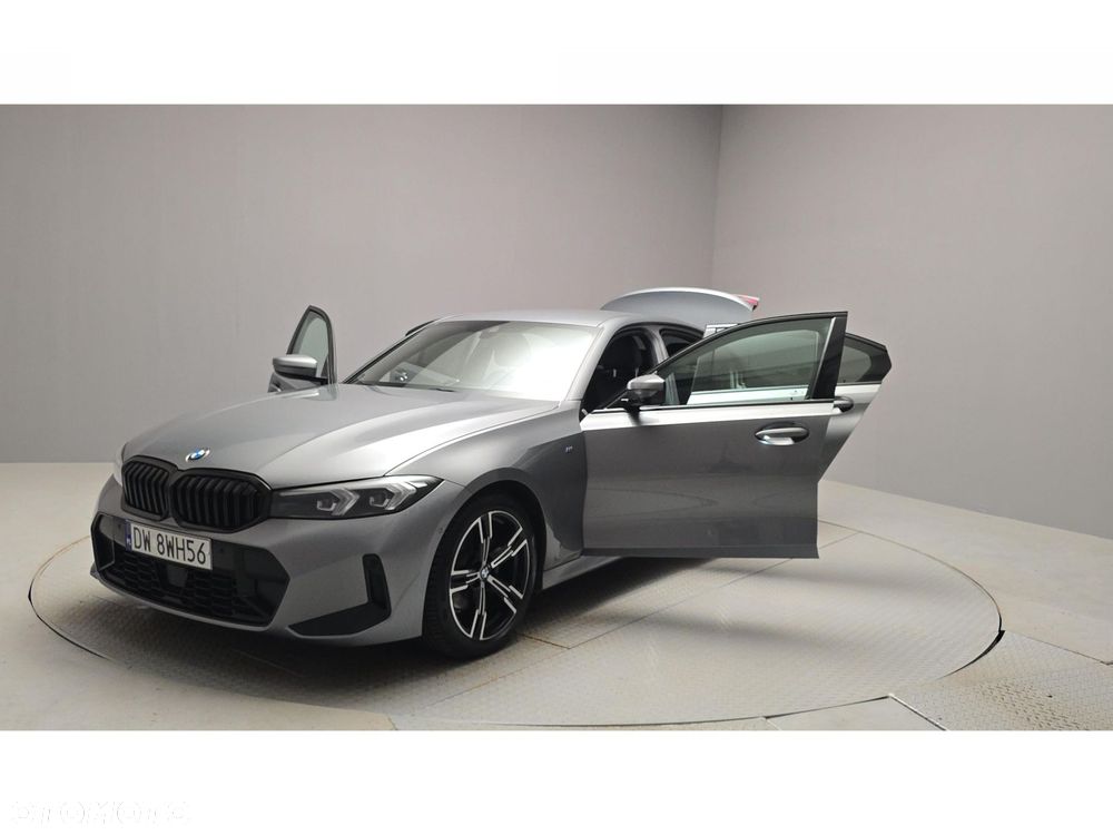 BMW Seria 3 320d xDrive mHEV M Sport - 9