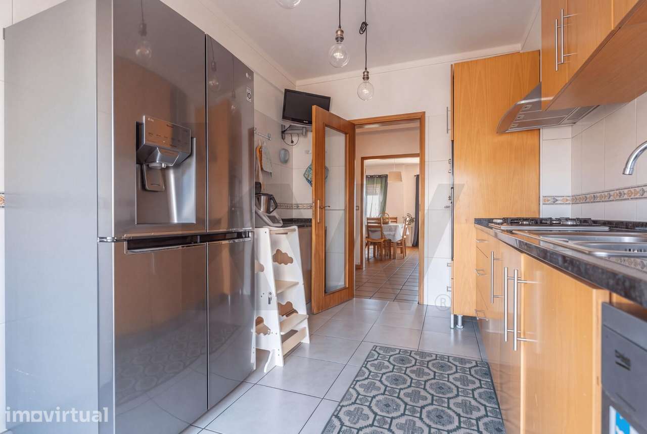 Apartamento T3 Duplex com Garagem e Varandas em São Martinho do Bispo, - Grande imagem: 5/24
