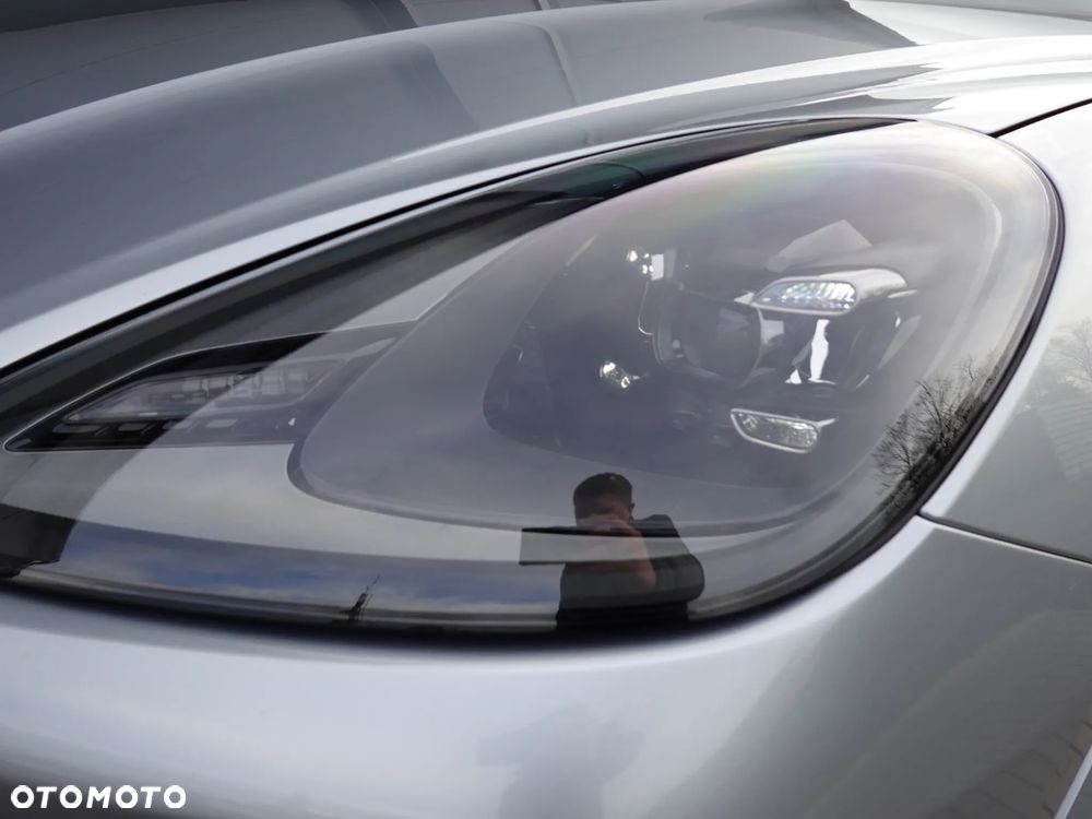 Porsche Cayenne S E-Hybrid Platinum Edition - 33